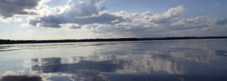 Den Frühsommer im schwedischen Seenreich zu Wasser und zu Land